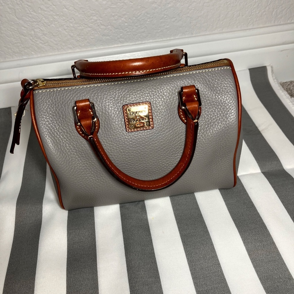 Authentic  Dooney & Bourke elephant gray pebbled leather barrel (Trudy) satchel - Picture 2 of 15